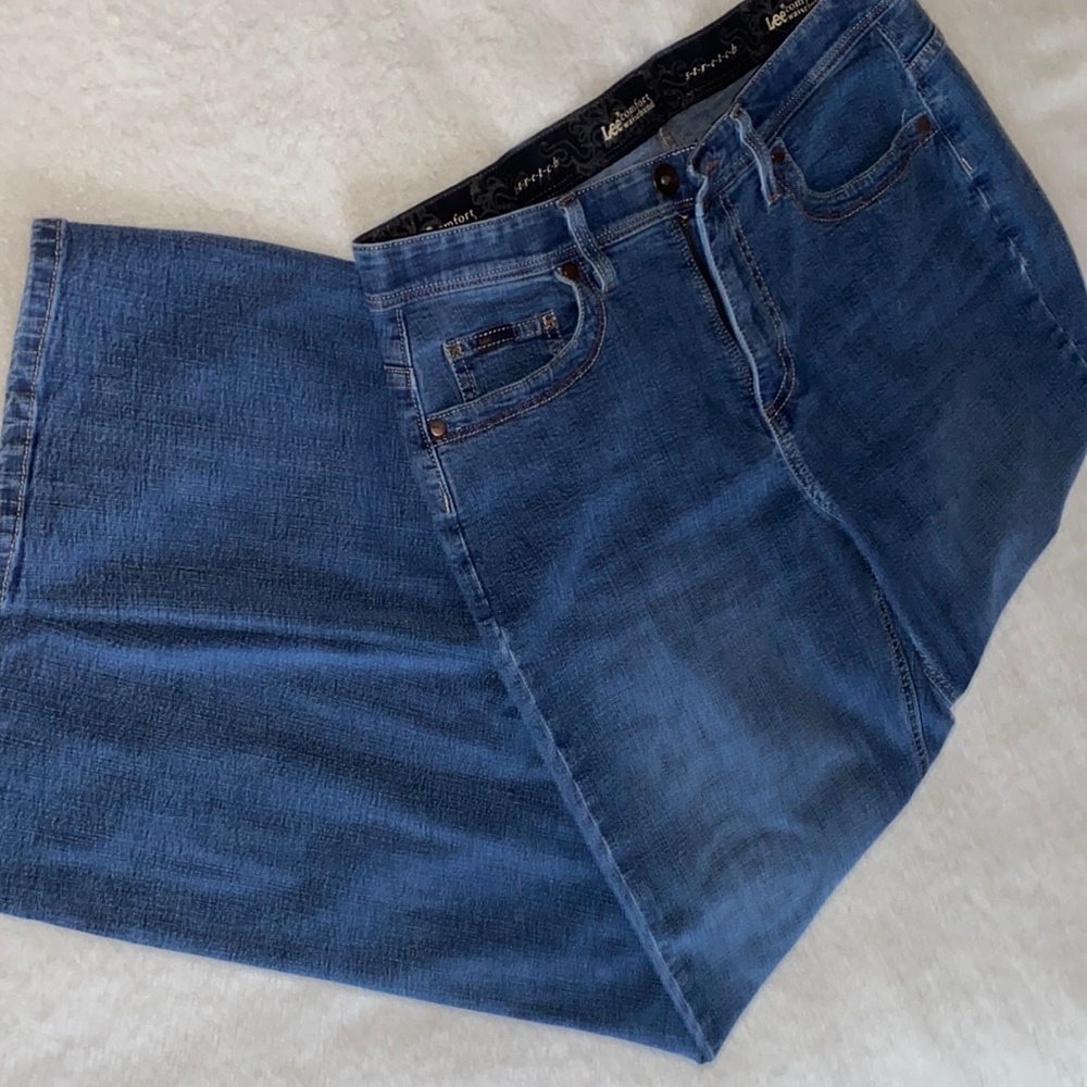 STRAIGHT JEANS